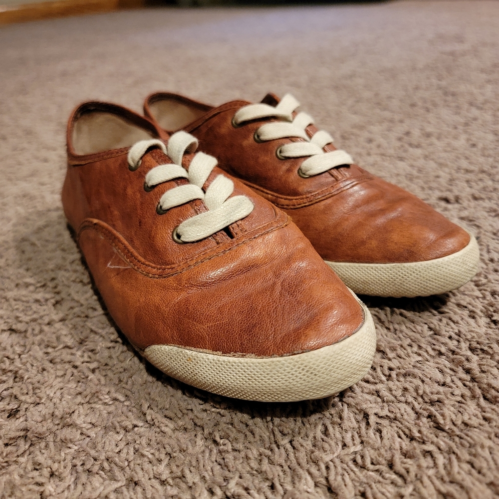 Frye Tennies size 6